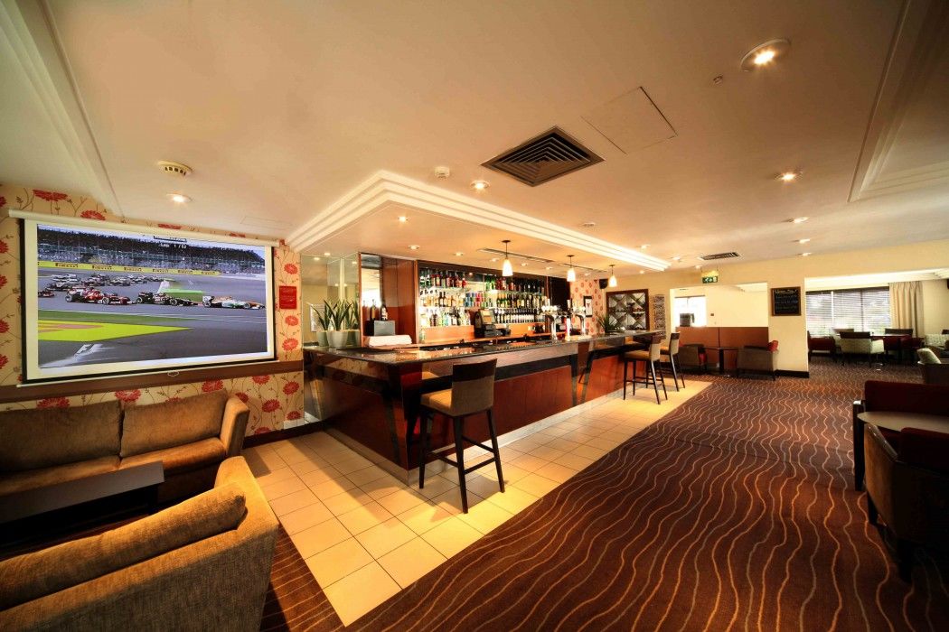 Ramada Hatfield Εξωτερικό φωτογραφία