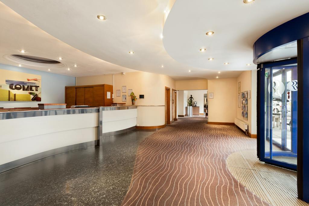 Ramada Hatfield Εξωτερικό φωτογραφία