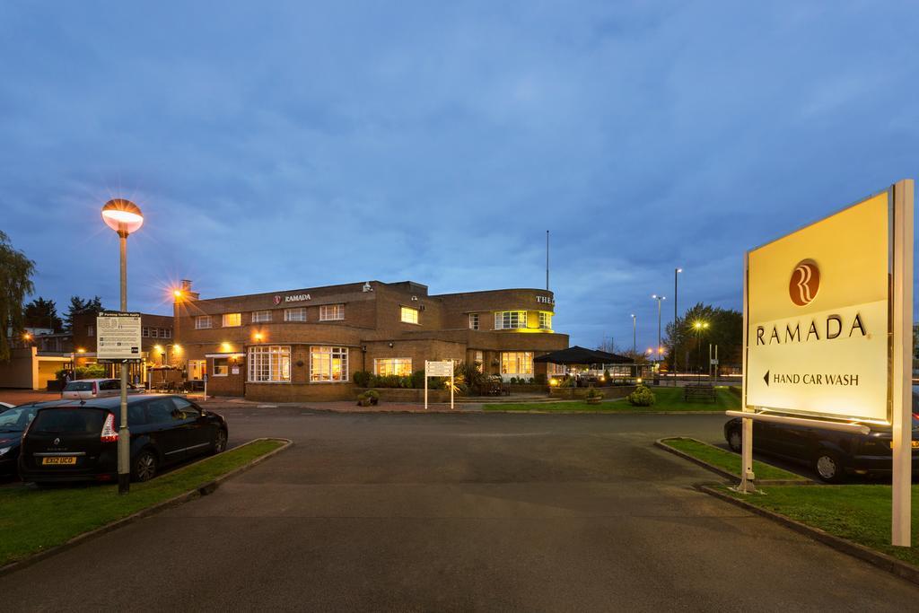 Ramada Hatfield Εξωτερικό φωτογραφία